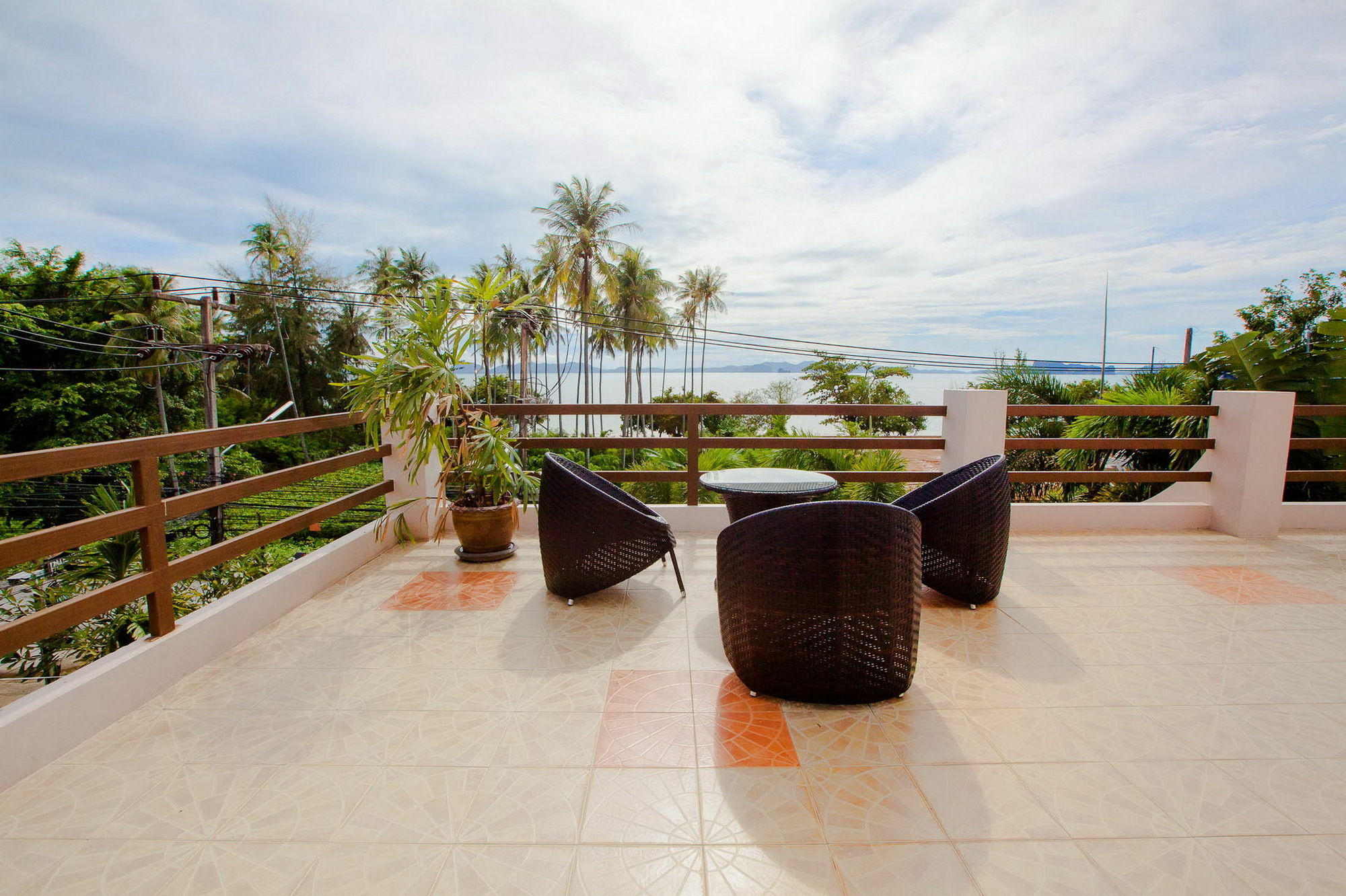 Klong Muang Sunset House Bed & Breakfast Exterior photo